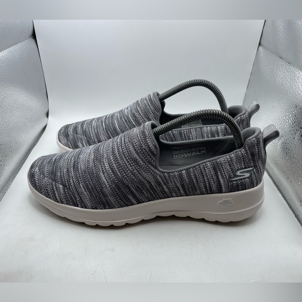 Skechers Go Walk Joy Gogamax Gray Slip-On Shoes Womens size 8.5